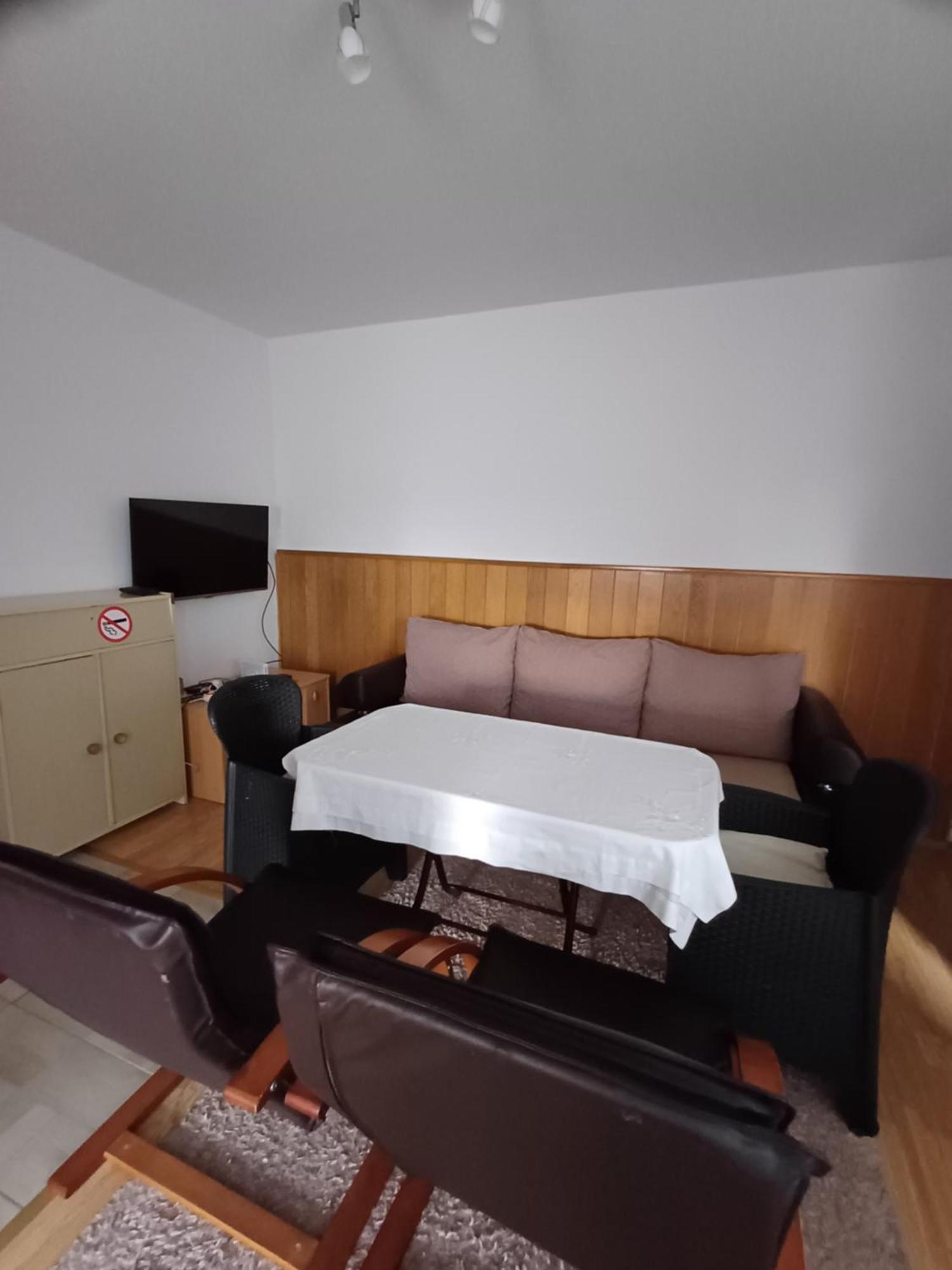 Apartments Lela Bihać Eksteriør billede