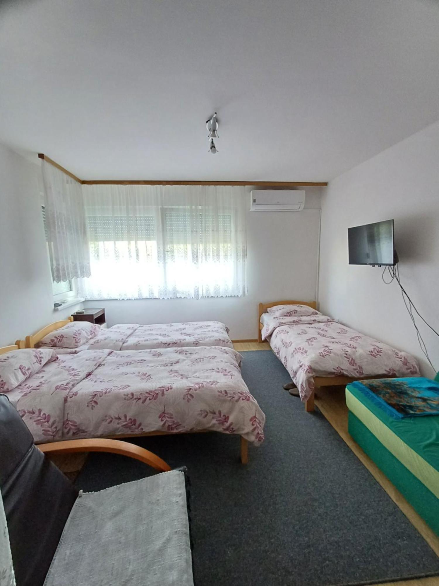 Apartments Lela Bihać Eksteriør billede